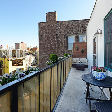 Picture perfect 2 bedroom, 2 bath penthouse on Willow