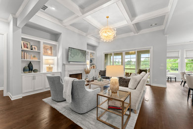 Example of a living room design in Richmond