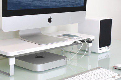 Trendy home office photo in San Diego