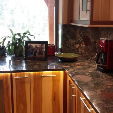 Verde Marinace Kitchen