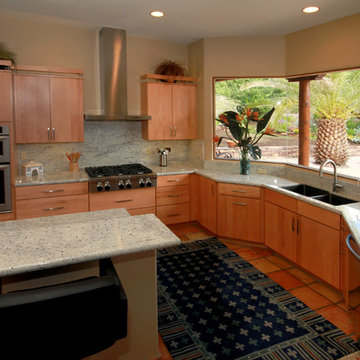 Tucson's Kitchen with a Contemporary Flair