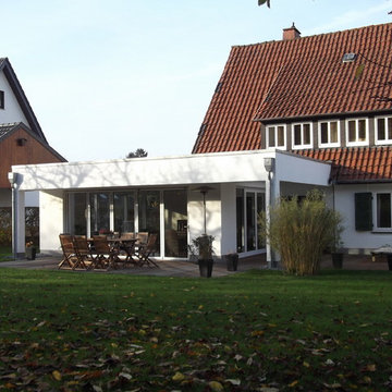 Moderner Anbau an Siedlungshaus