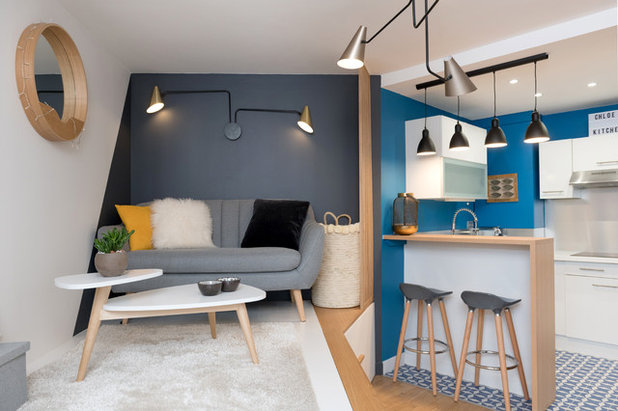 Современный Гостиная by ATMOSPH&Egrave;RES DESIGN