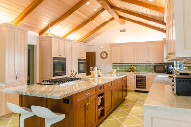 Example of a kitchen design in Los Angeles