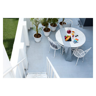 OYO TOWNHOUSE - Contemporary - Terrace -...