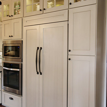 Charming Virginia Colonial Kitchen with Shaker Style Cabinets