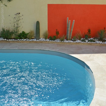 Piscine et Mur Rouge