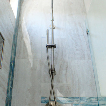 Twin Baths with individual identities
