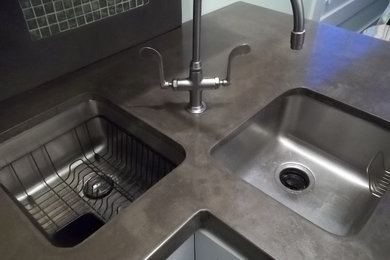 Inspiration for a contemporary kitchen remodel in Charlotte