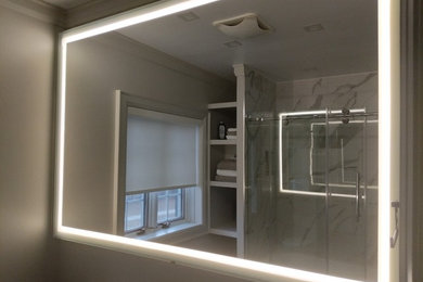 Inspiration for a modern home design remodel in Toronto