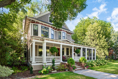 Inspiration for a victorian front porch remodel in Minneapolis