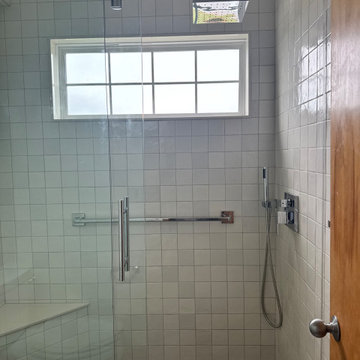 The Blue Marlin Beach House: Primary Shower