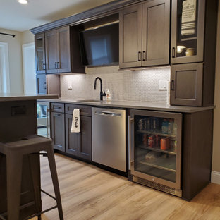 Ideas para sótanos | Diseños de sótanos clásicos renovados con bar en