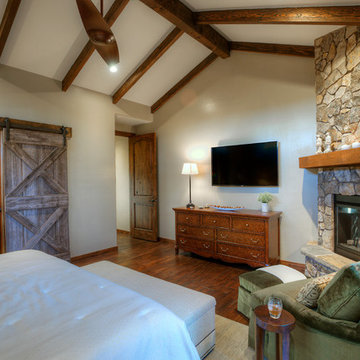 Mountain Living - Master Suite
