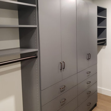 Walk-in Closets - Wildewood at Stowe
