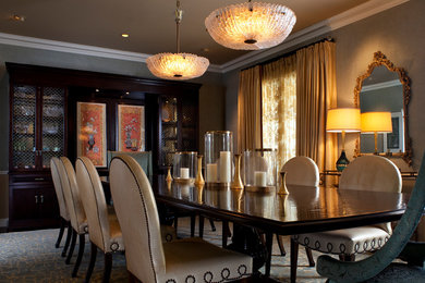 Dining room - traditional dining room idea in Los Angeles