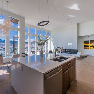 Visao Court Kamloops, BC - Modern Tuscan Interpretation