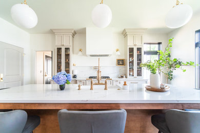 Inspiration for a timeless kitchen remodel in Bridgeport