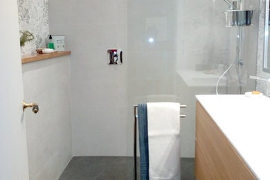 ビルバオにあるトラディショナルスタイルのおしゃれな浴室の写真