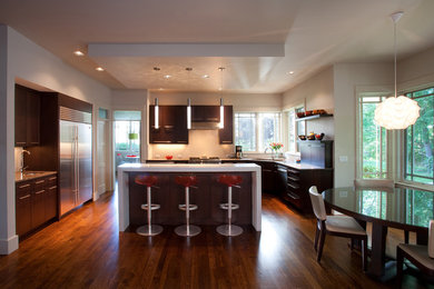Kitchen - contemporary kitchen idea in Boise