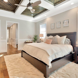 Island style bedroom photo in Tampa