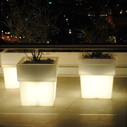 Torre Planters Illuminated by Serralunga - Outdoor Lighting