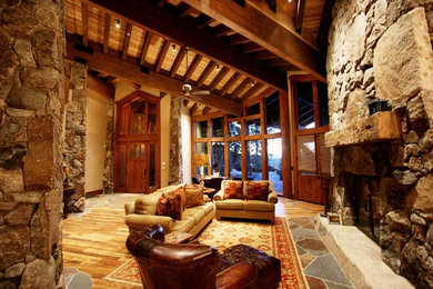 Living room photo in Sacramento
