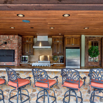 Outdoor Kitchen & Entertainment