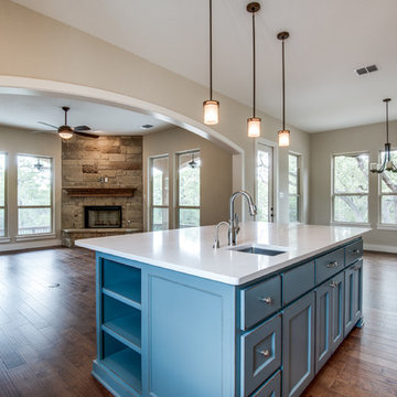 Transitional: 3,346 ft²/4 BR/3.5 BA/2 ST