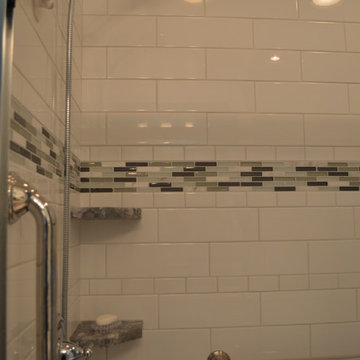 Cottage Bath in Aurora
