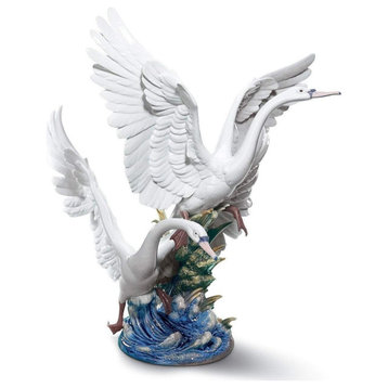 Lladro Swans Take FLight Figurine 01005912