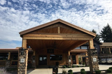 Mountain style entryway photo in Columbus