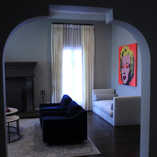 Inspiration för stora eklektiska foajéer, med grå väggar, klinkergolv i terrakotta och orange golv