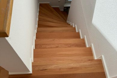 Offene Treppe umgewandelt zu geschlossener mit Setzstufen