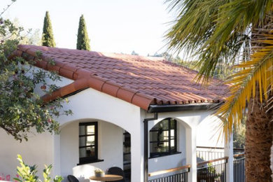 Example of a tuscan home design design in San Francisco