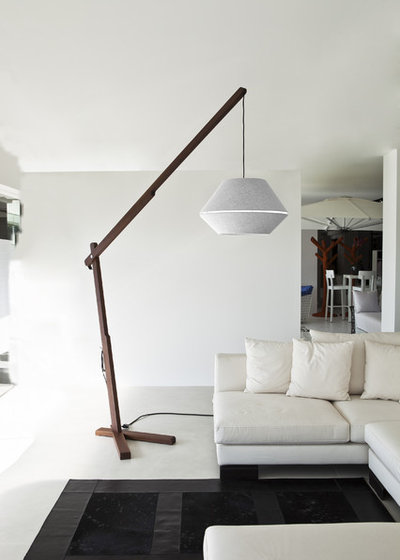 Modern Family Room by usona