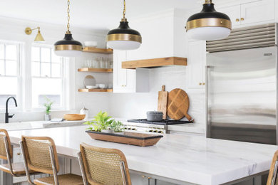 Minimalist kitchen photo in Austin