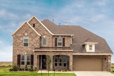 Traditional exterior home idea in Houston