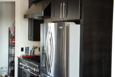 Inspiration for a contemporary kitchen remodel in Oklahoma City