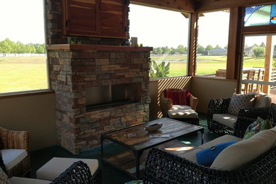 Inspiration for a mid-sized tropical home design remodel in Orlando