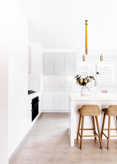 A White and Oak Sydney Kitchen by Inventory Interior | Houzz AU