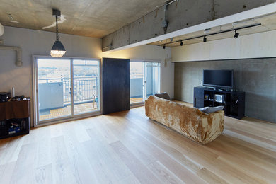 Inspiration for a modern home design in Osaka.