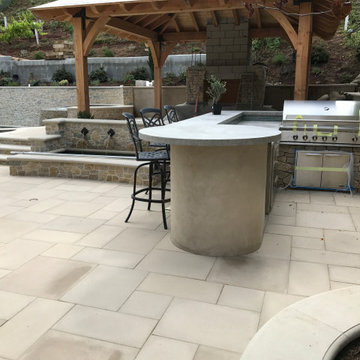 Van Dueck, a pool built into a beautiful slope