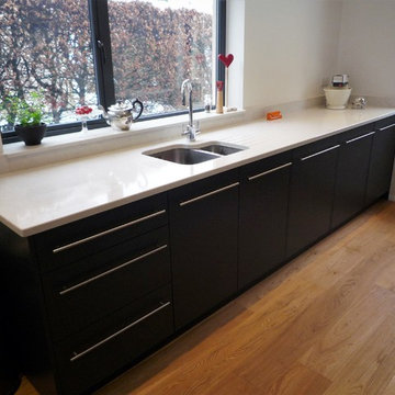 Bespoke Painted Slab Oak Veneer Kitchen - Skipton