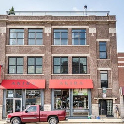 1910 W North Ave - Windows