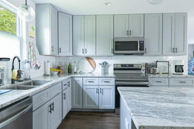 Example of a minimalist kitchen design in DC Metro