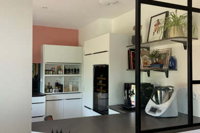Cette photo montre une maison moderne.