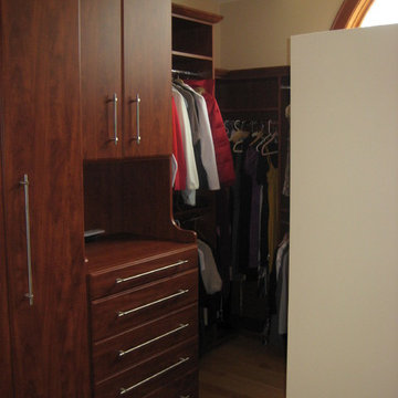 CLOSET ORGANIZERS