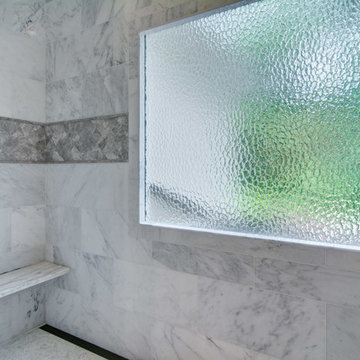 A striking white on white bath