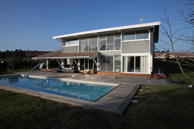 Cette photo montre une terrasse tendance.